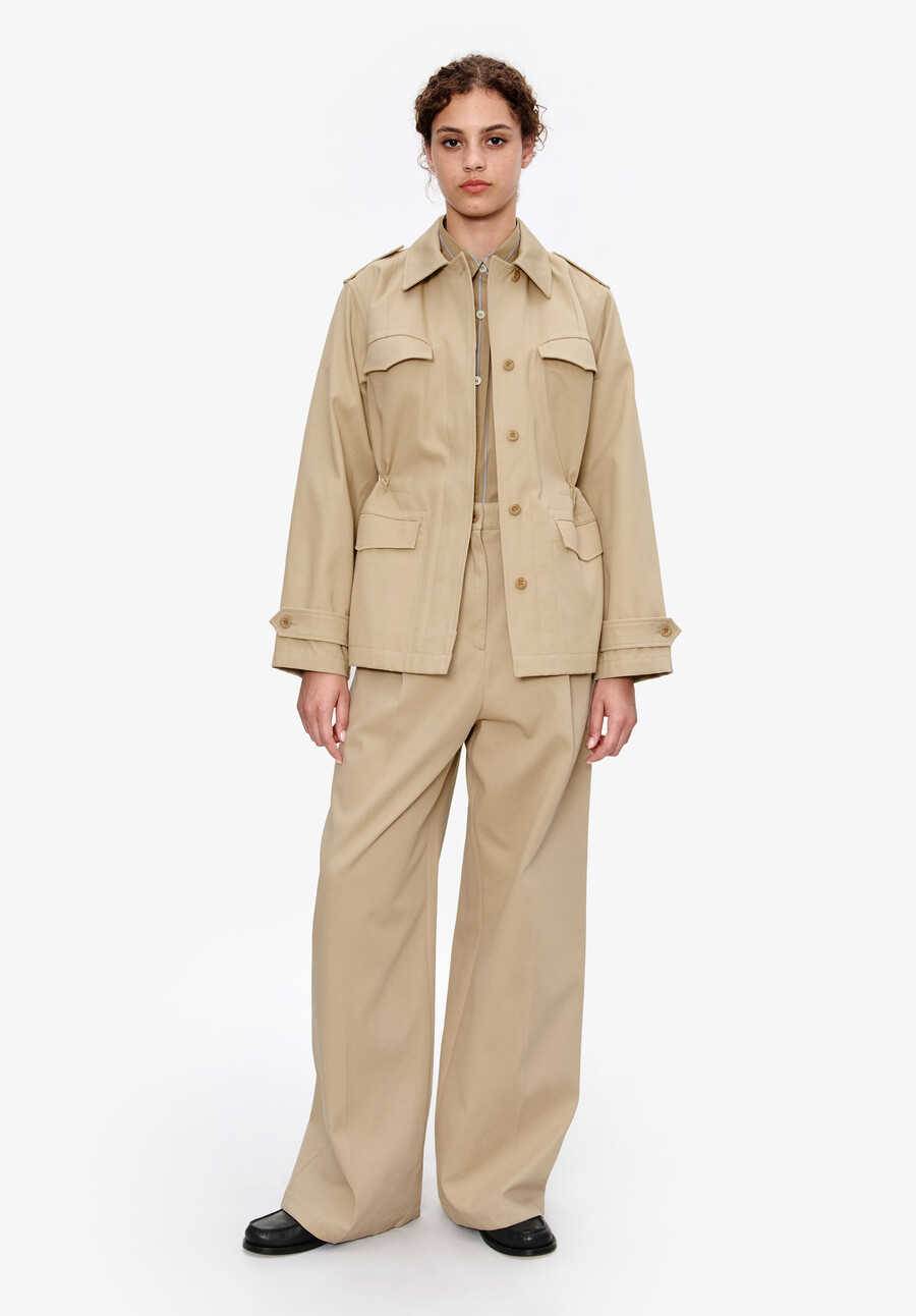 taillierte safarijacke